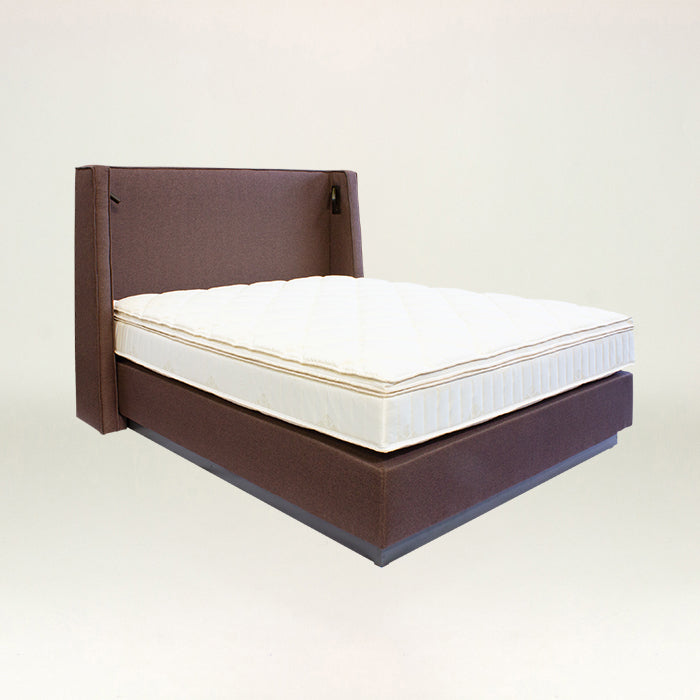 Bett seitlich